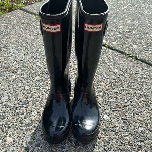 Hunter black gloss boots US4